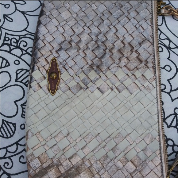 Elliott Lucca leather cross body bag - Picture 2 of 5